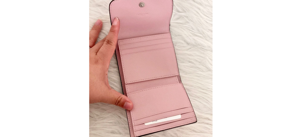 Coach Leather Small Wallet In Pink